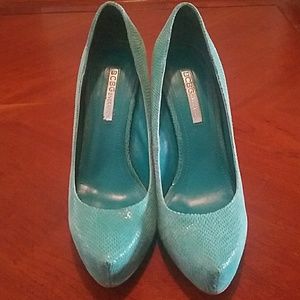 BCBG Peacock/Sandalwood Snake Suede 7